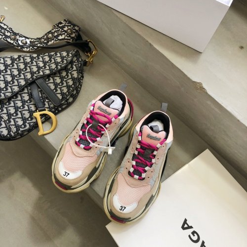 Balenciaga Mens Shoes Triple S Sneaker