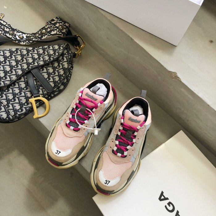 Balenciaga Mens Shoes Triple S Sneaker