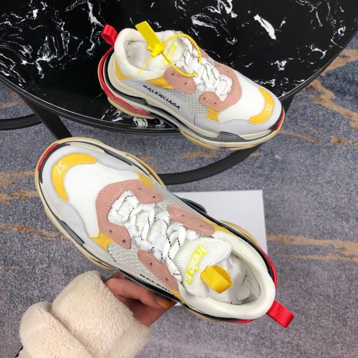 Balenciaga Mens Shoes Triple S Sneaker