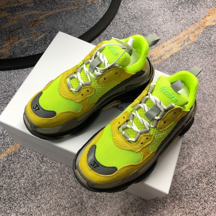 Balenciaga Mens Shoes Triple S Sneaker
