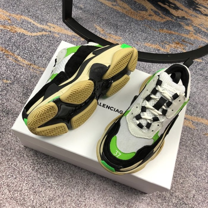 Balenciaga Mens Shoes Triple S Sneaker