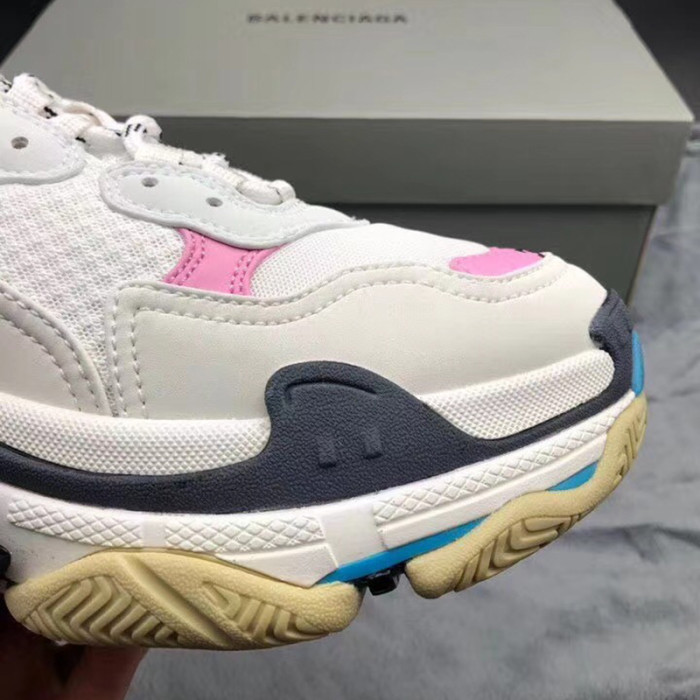 Balenciaga Triple S Sneakers Mens Shoes Sneakers Fashion Design Luxury Brand