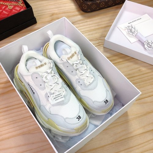 Balenciaga Mens Shoes Triple S Sneaker