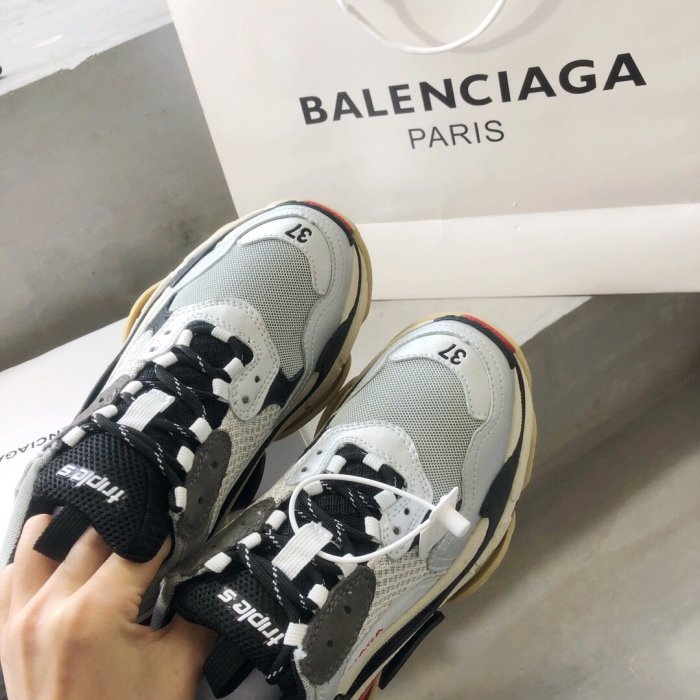 Balenciaga Mens Shoes Triple S Sneaker