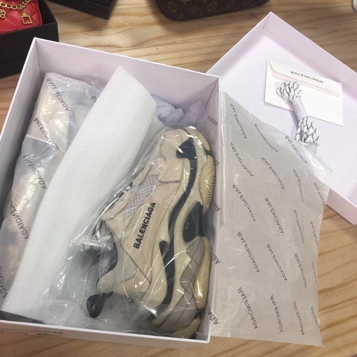 Balenciaga Mens Shoes Triple S Sneaker