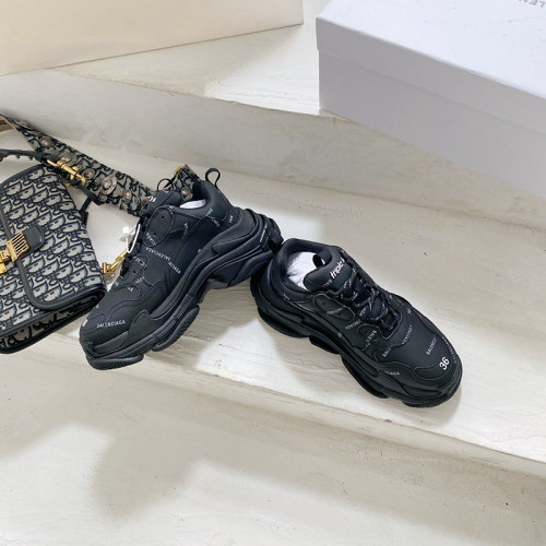 Balenciaga Mens Shoes Triple S Sneaker