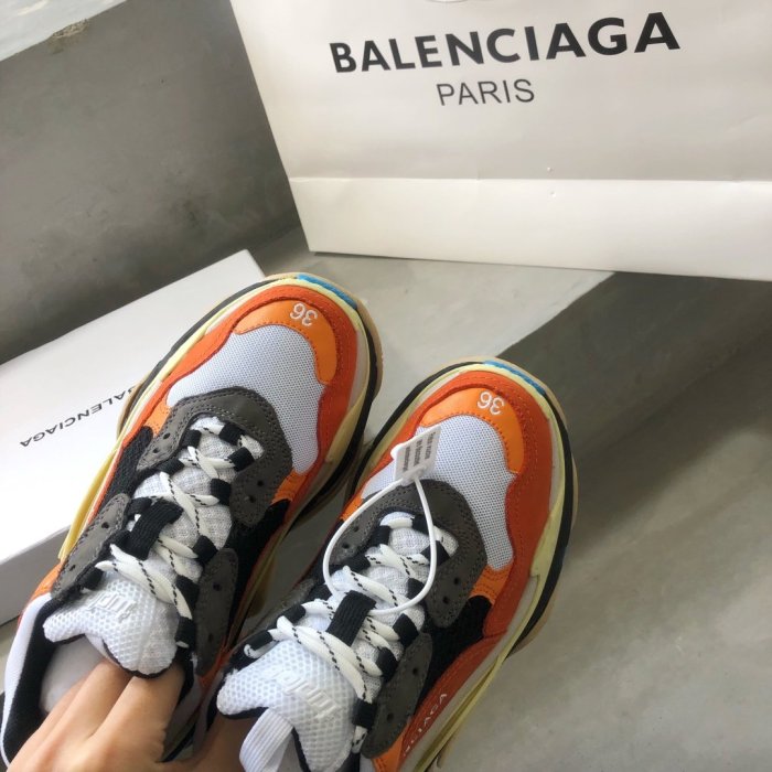 Balenciaga Mens Shoes Triple S Sneaker