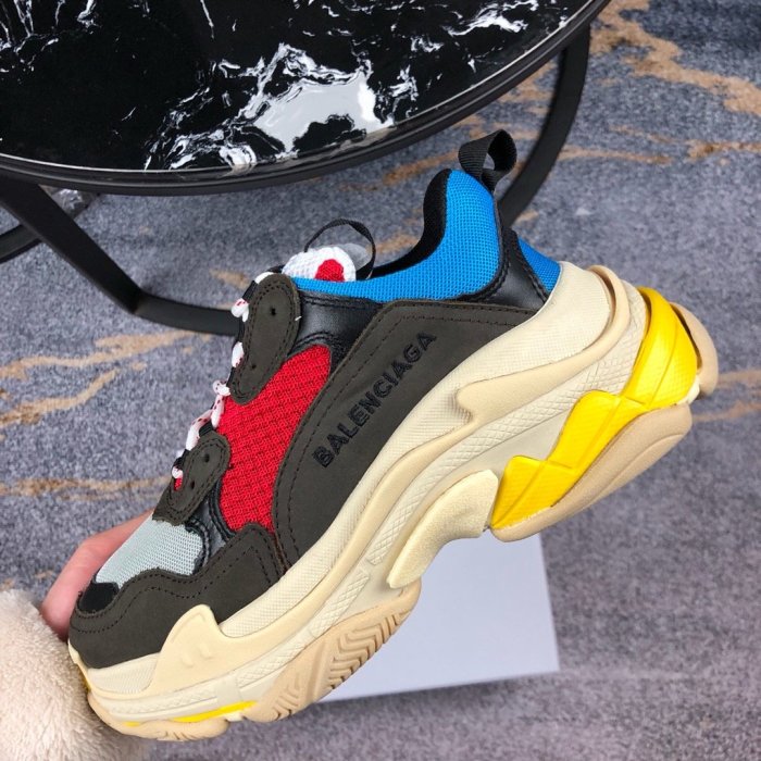 Balenciaga Mens Shoes Triple S Sneaker