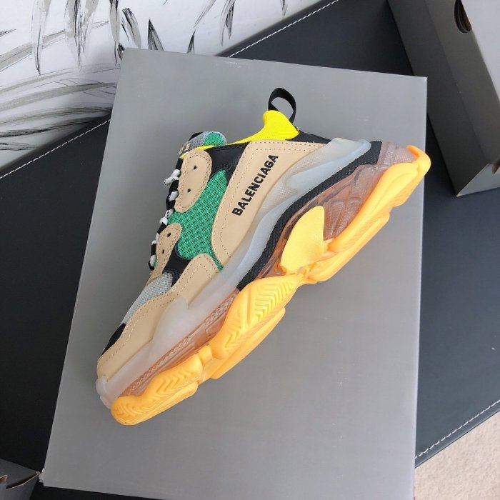 Balenciaga Mens Shoes Triple S Sneaker