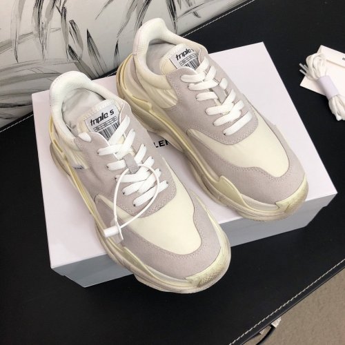 Balenciaga Mens Shoes Triple S Sneaker