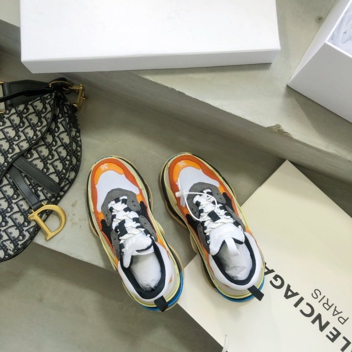 Balenciaga Mens Shoes Triple S Sneaker
