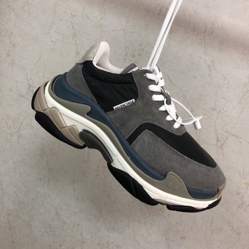 Balenciaga Mens Shoes Triple S Sneaker