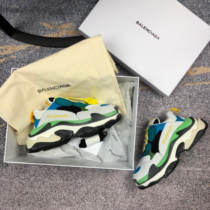 Balenciaga Mens Shoes Triple S Sneaker