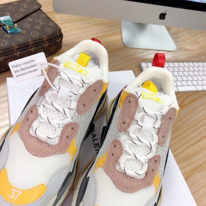 Balenciaga Mens Shoes Triple S Sneaker