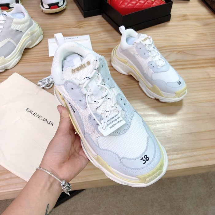 Balenciaga Mens Shoes Triple S Sneaker