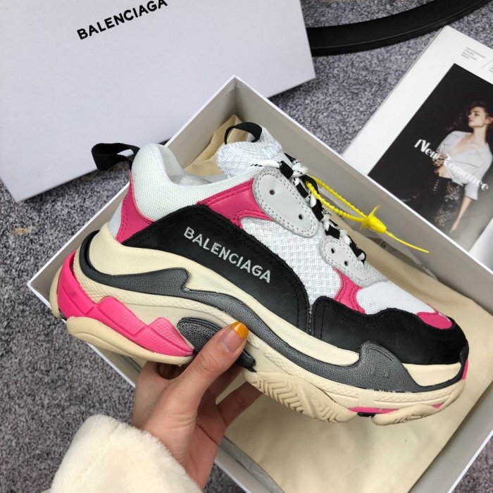 Balenciaga Mens Shoes Triple S Sneaker