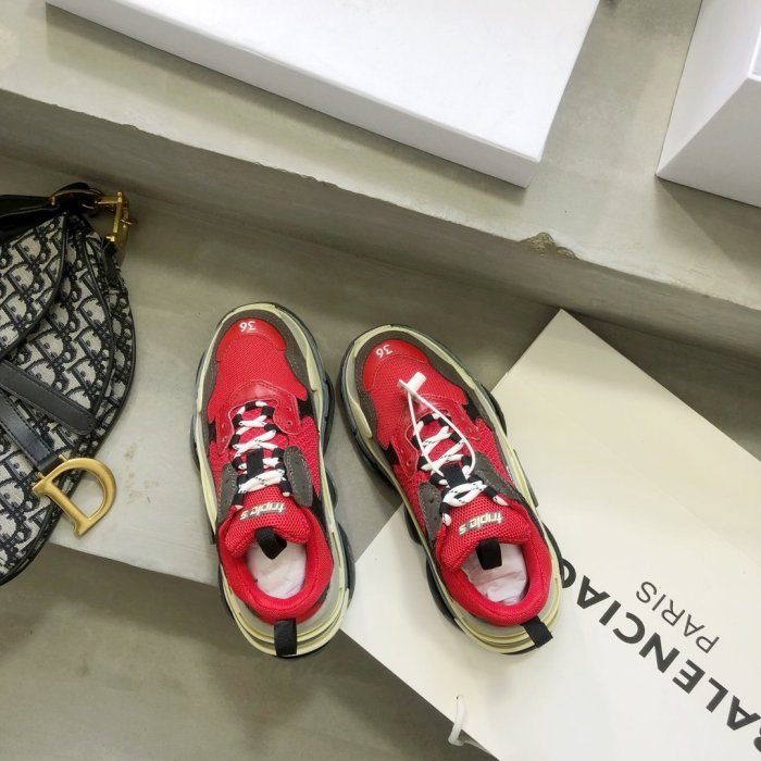 Balenciaga Mens Shoes Triple S Sneaker