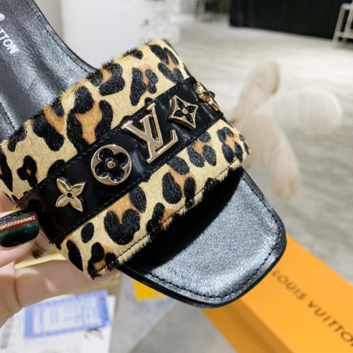 Louis Vuitton Womens Shoes REVIVAL FLAT MULE 1A8W5Z