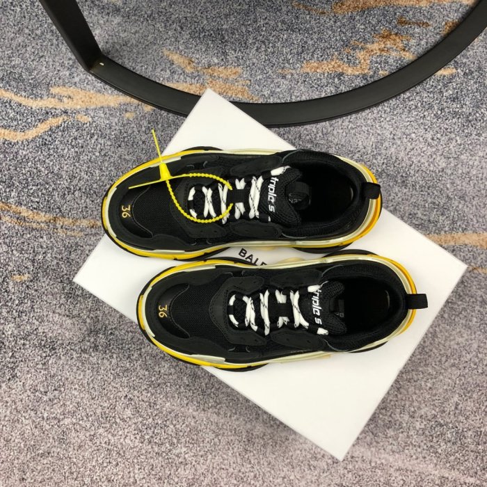 Balenciaga Mens Shoes Triple S Sneaker