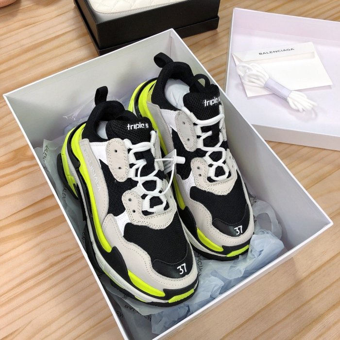 Balenciaga Mens Shoes Triple S Sneaker