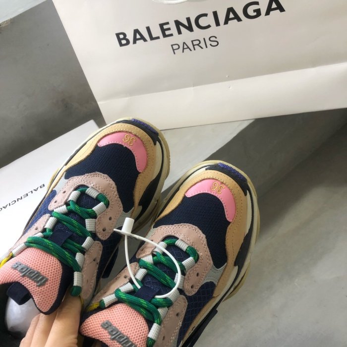 Balenciaga Mens Shoes Triple S Sneaker