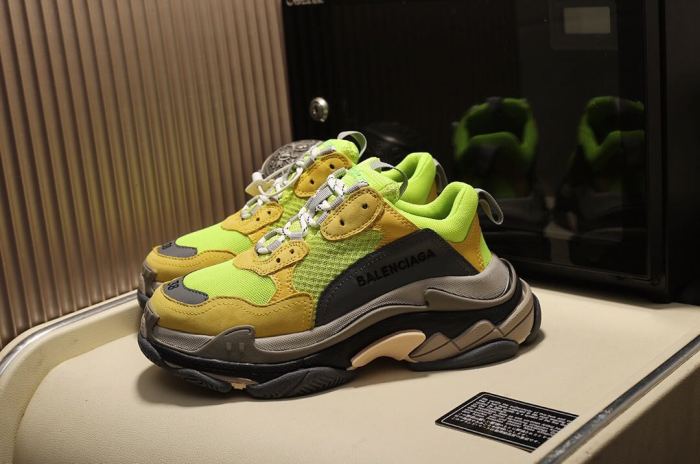Balenciaga Womens Shoes Breathable Design Sneakers Luxury Brand Triple S Sneaker