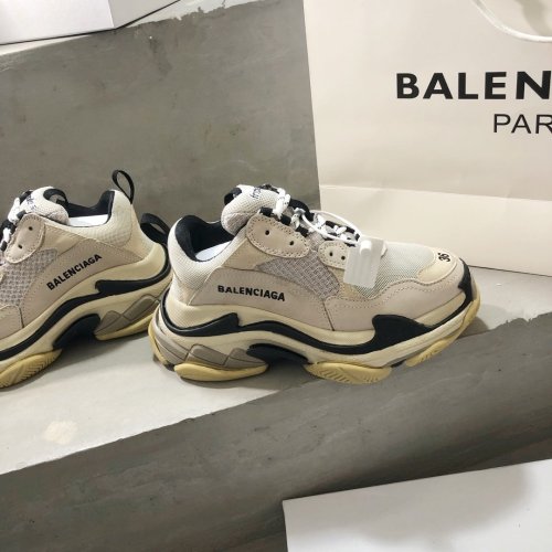 Balenciaga Mens Shoes Triple S Sneaker