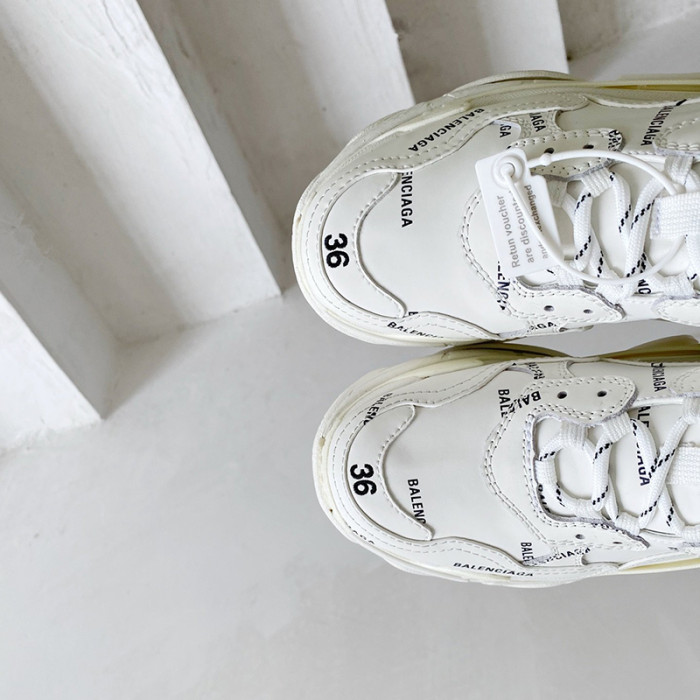 Balenciaga Mens Shoes Triple S Sneaker