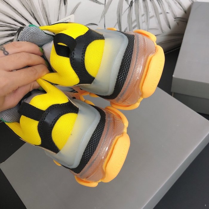 Balenciaga Mens Shoes Triple S Sneaker