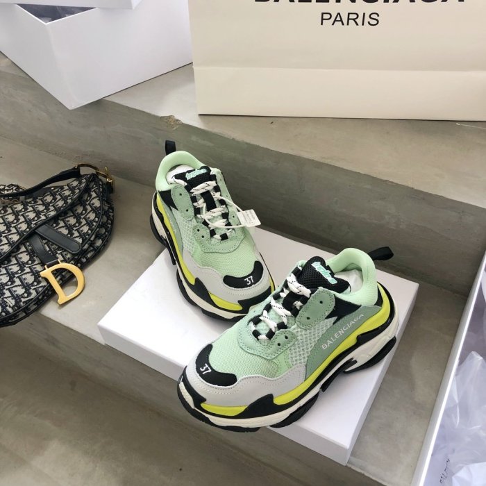 Balenciaga Mens Shoes Triple S Sneaker