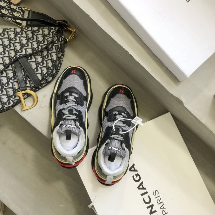 Balenciaga Mens Shoes Triple S Sneaker