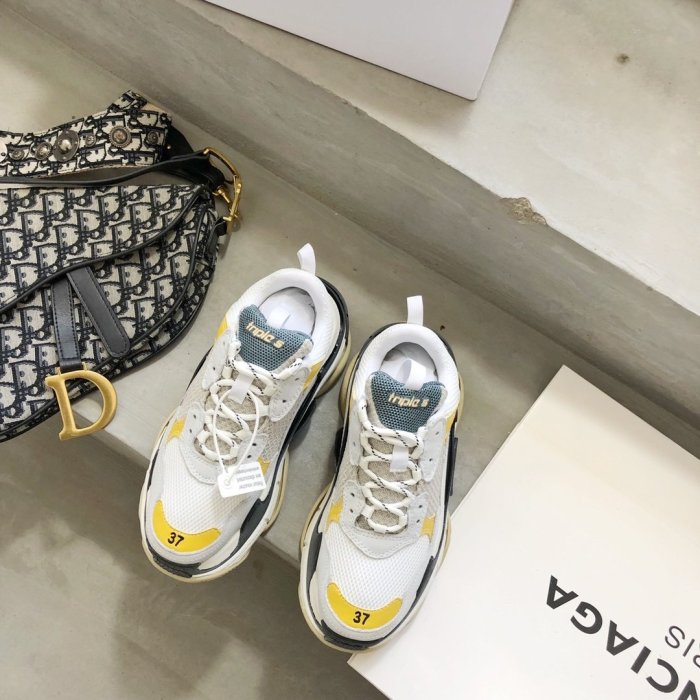 Balenciaga Mens Shoes Triple S Sneaker