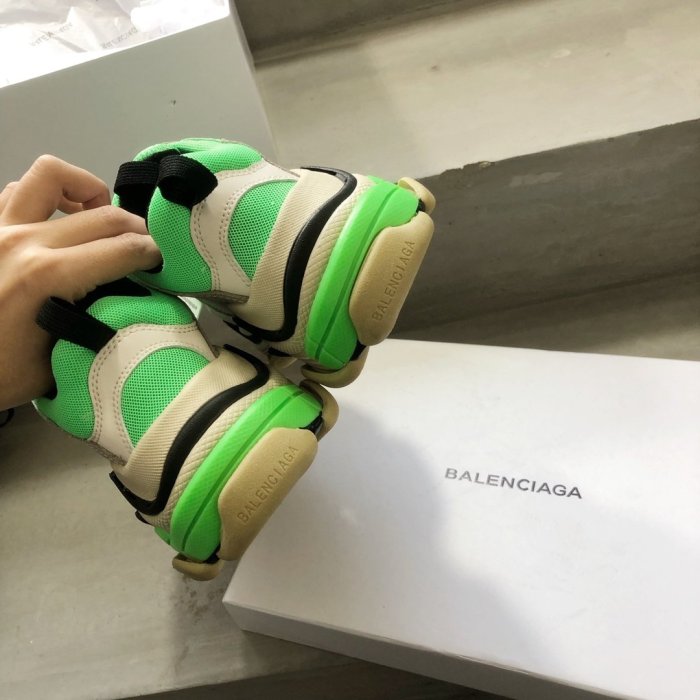 Balenciaga Mens Shoes Triple S Sneaker