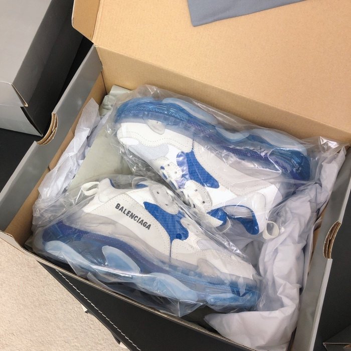 Balenciaga Womens Shoes Triple S Sneaker