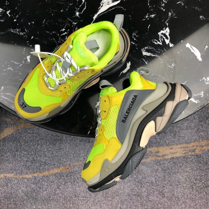 Balenciaga Mens Shoes Triple S Sneaker