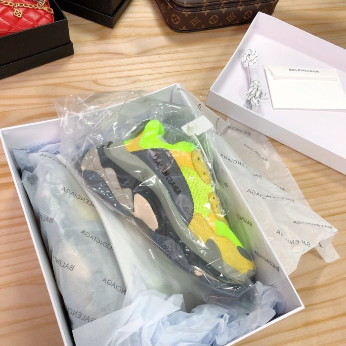 Balenciaga Mens Shoes Triple S Sneaker