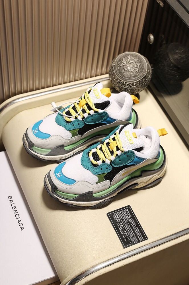 Balenciaga Womens Shoes Breathable Design Sneakers Luxury Brand Triple S Sneaker