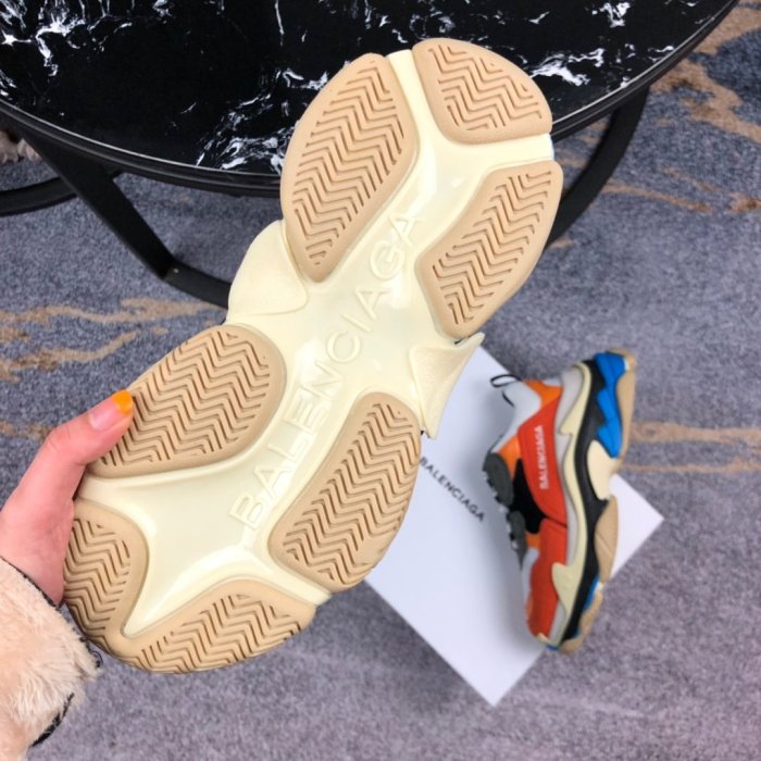 Balenciaga Mens Shoes Triple S Sneaker