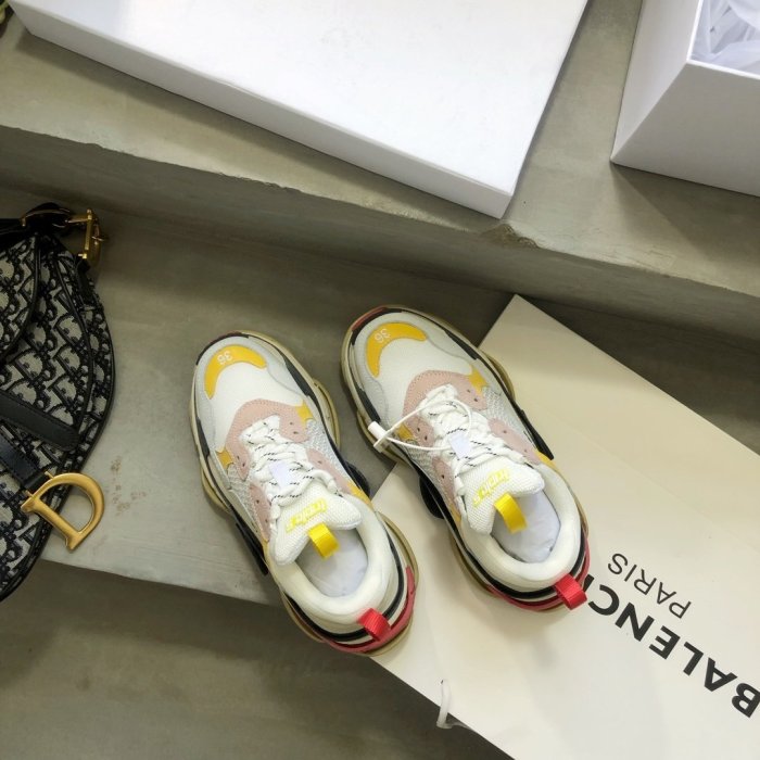 Balenciaga Mens Shoes Triple S Sneaker