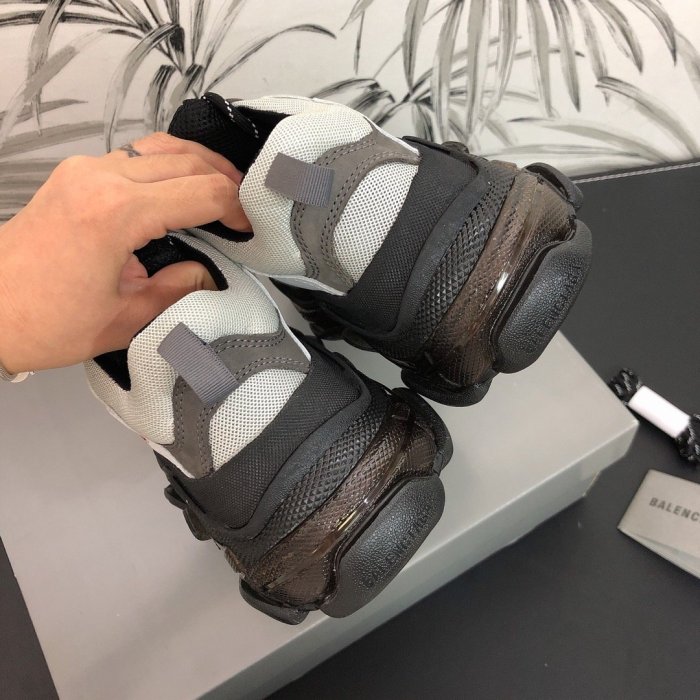 Balenciaga Mens Shoes Triple S Sneaker