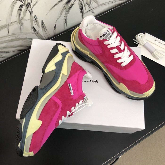 Balenciaga Mens Shoes Triple S Sneaker