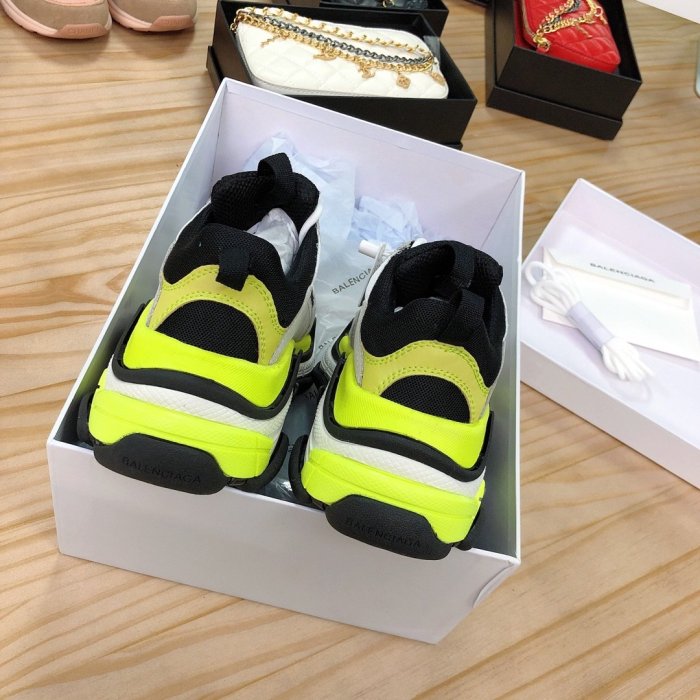 Balenciaga Mens Shoes Triple S Sneaker