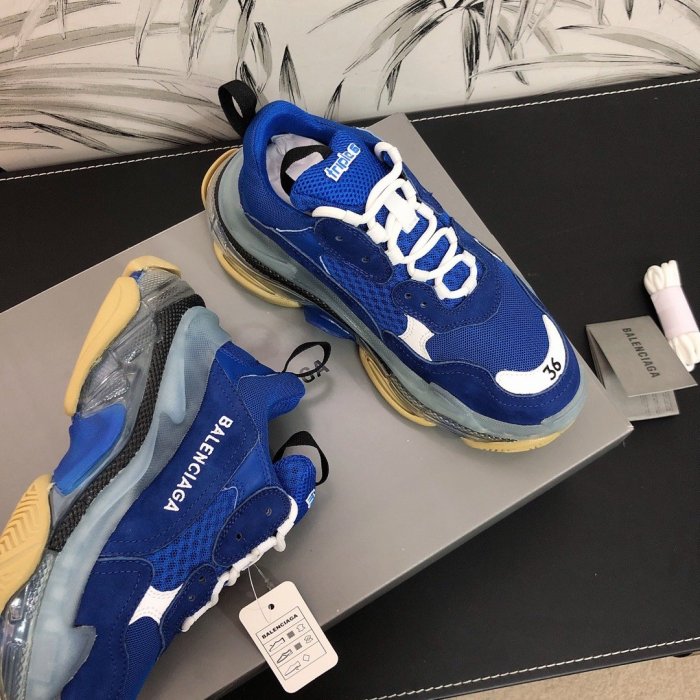 Balenciaga Mens Shoes Triple S Sneaker