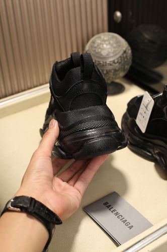 Balenciaga Womens Shoes Breathable Design Sneakers Luxury Brand Triple S Sneaker