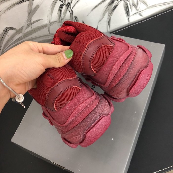 Balenciaga Mens Shoes Triple S Sneaker