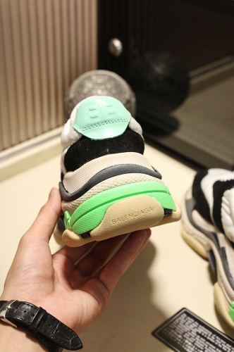 Balenciaga Womens Shoes Breathable Design Sneakers Luxury Brand Triple S Sneaker