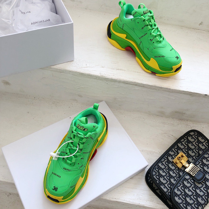 Balenciaga Mens Shoes Triple S Sneaker