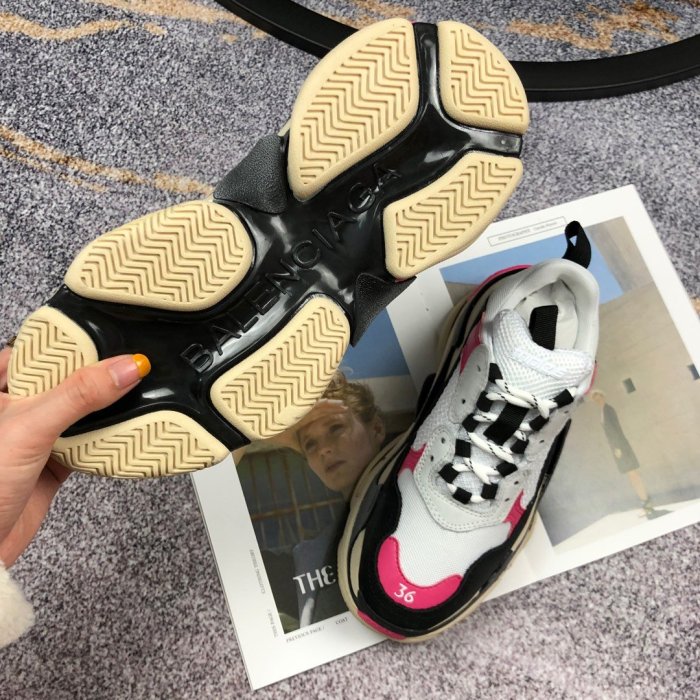 Balenciaga Mens Shoes Triple S Sneaker