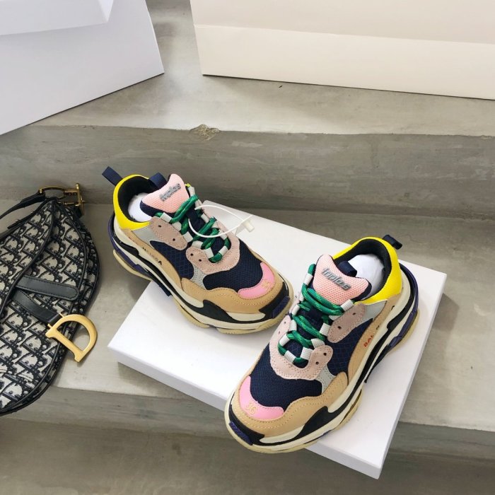 Balenciaga Mens Shoes Triple S Sneaker