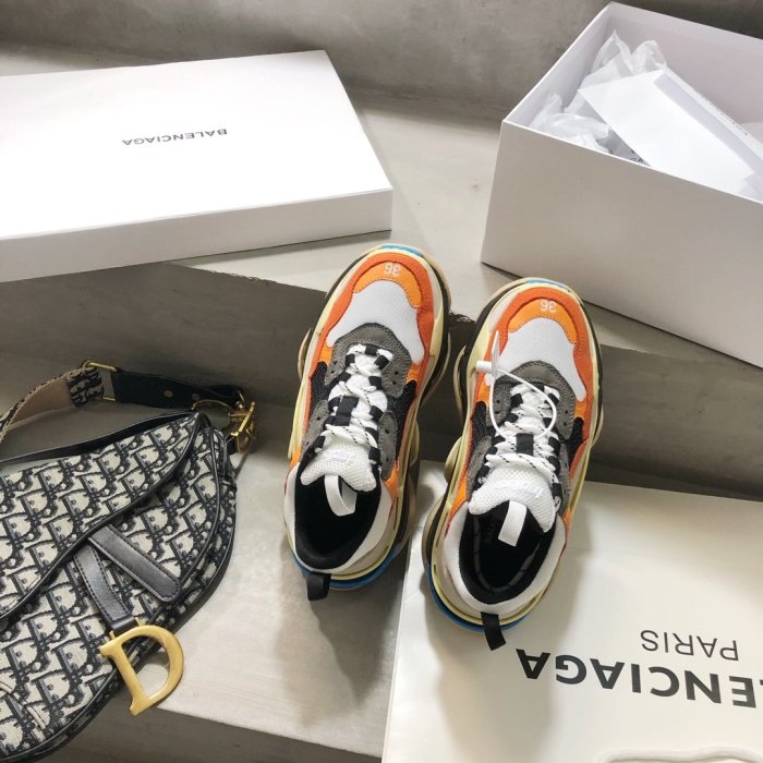 Balenciaga Mens Shoes Triple S Sneaker